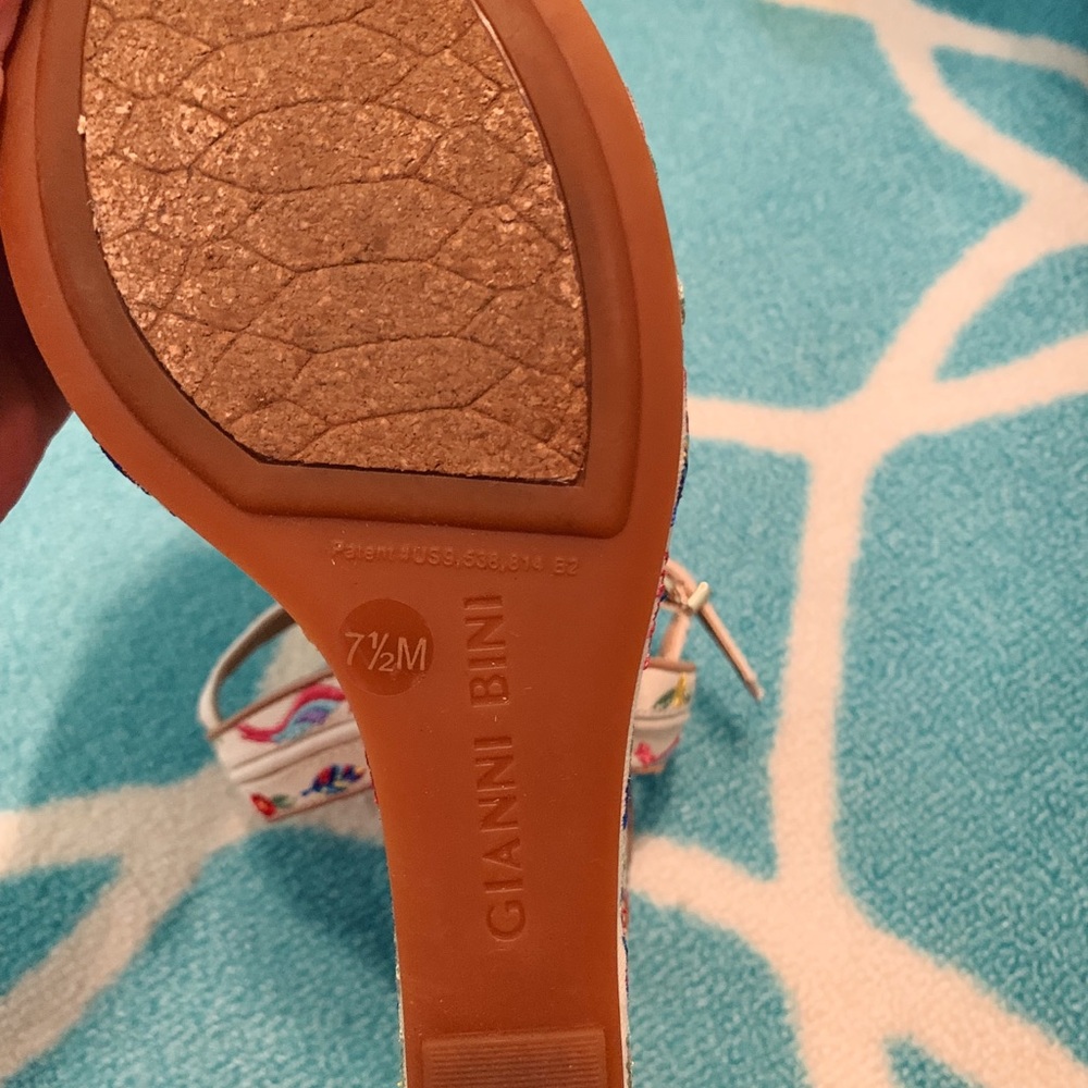 Gianna Bini Embroidered Wedges - Picture 5 of 5